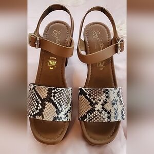 *New In Box* Seychelles Brown Tan Black Python Print Sandals. Size 6.5!